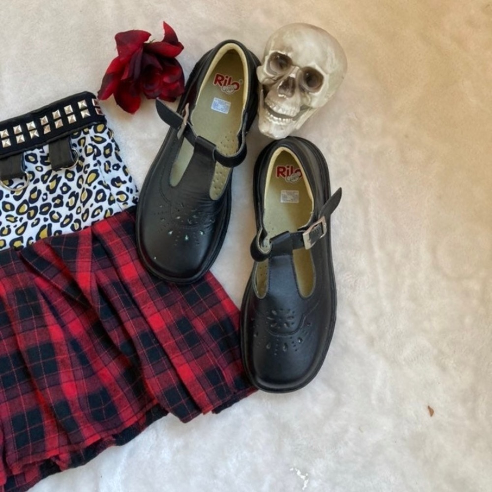 Vintage Black Mary Jane Loafers - Picture 2 of 10